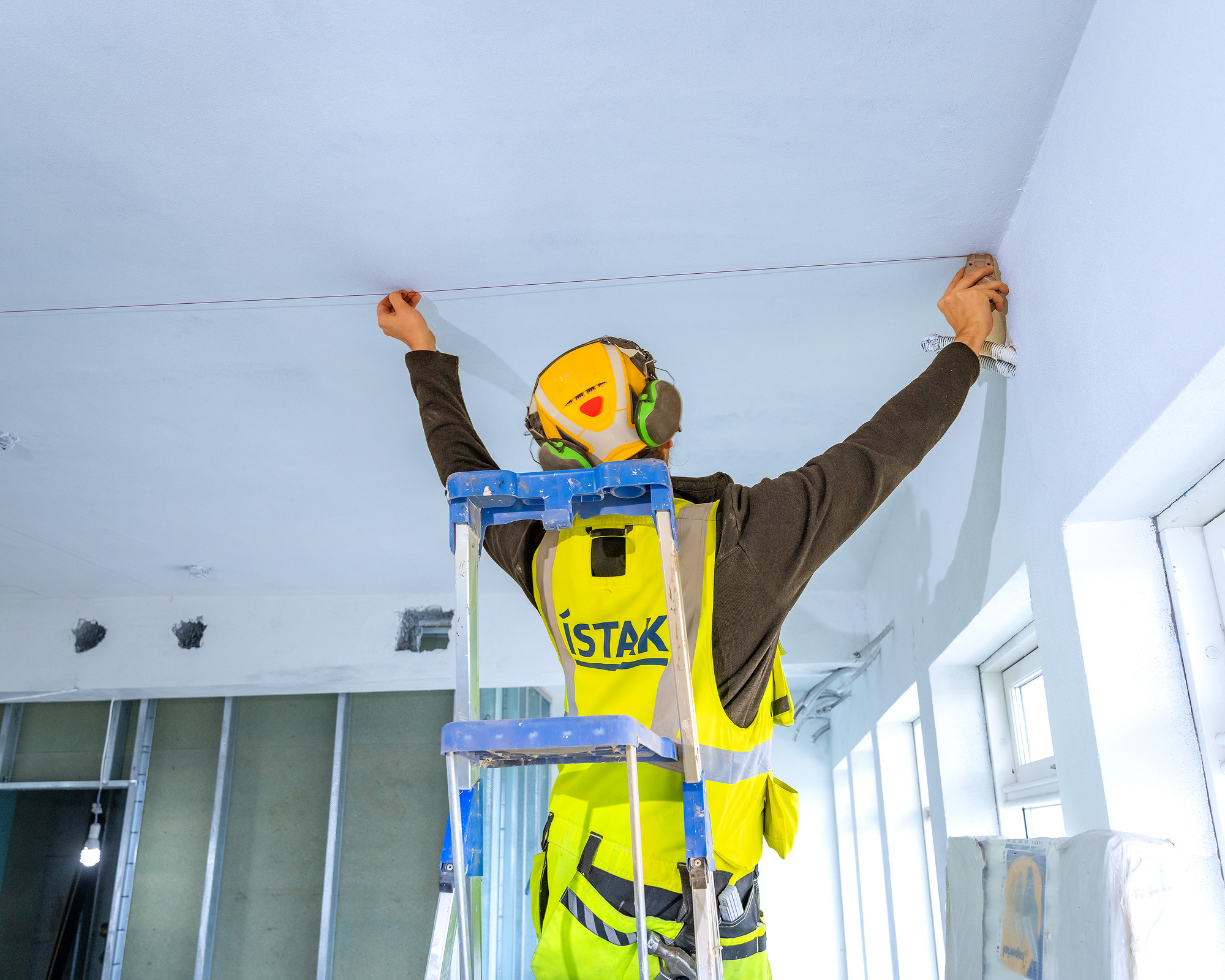 Carpenters for Interior Walls / Ciesle do scian wewnetrznych